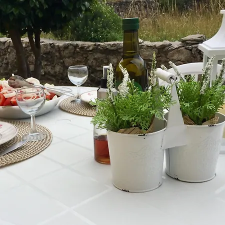 Casa De Laxes-mar&montana بيت للعطل *