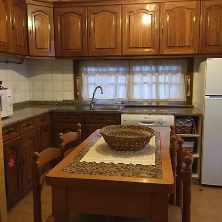 Casa De Laxes-mar&montana بيت للعطل